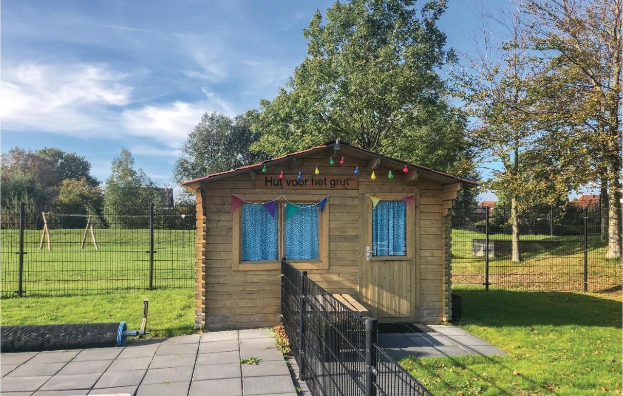 2 Bedroom Awesome Home In Tzummarum Buitenkant foto
